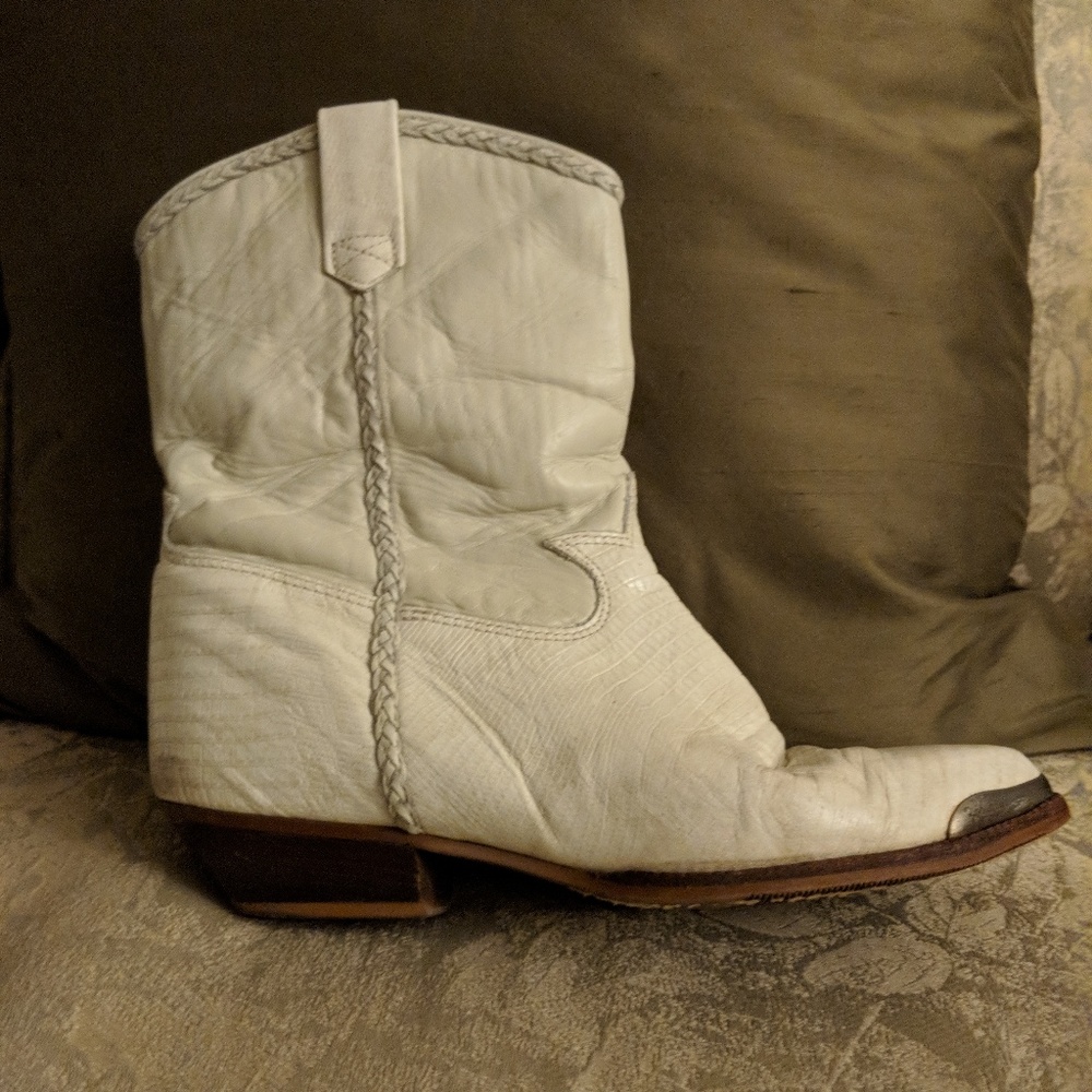 Vintage 80s off-white leather cowboy boots 🌵☀️ !!
